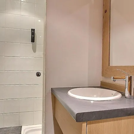 Apartment Bel Pmr Avec Piscine Et Spa, 6 Pers, Au Pied Des Pistes - Fr-1-455-234